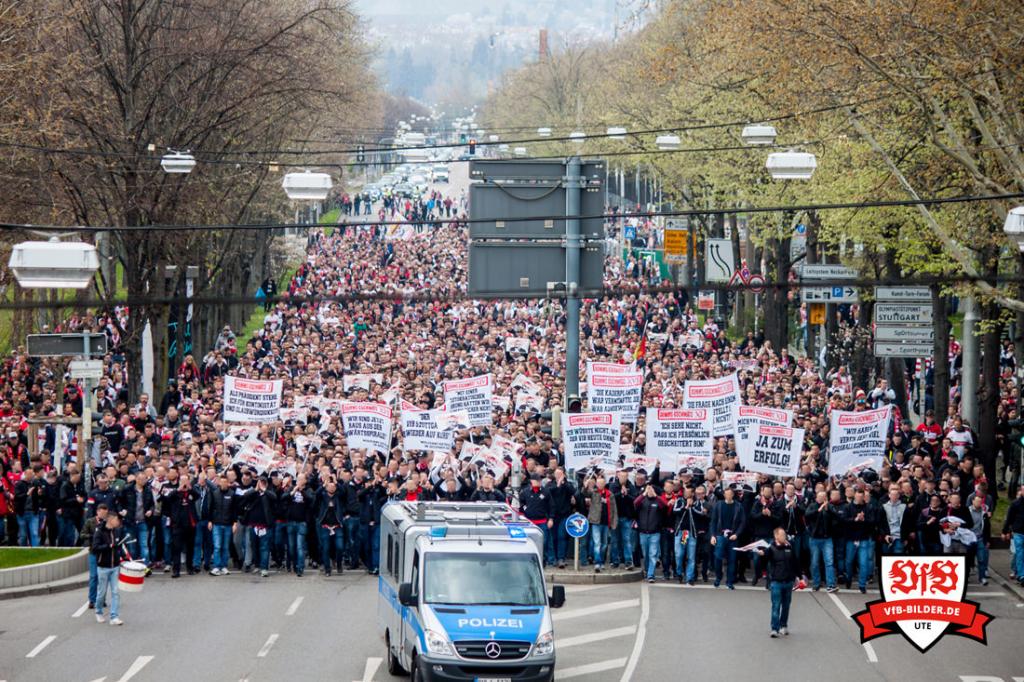 Stuttgart mit Fanmarsch vor Heimspiel gegen Nürnberg! - VfB Stuttgart | Sonstiges - Bild 2