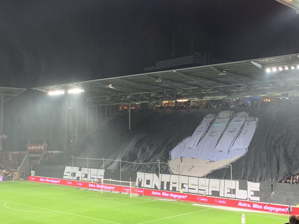 St. Pauli gegen Montagsspiele - FC St. Pauli e.V. | Choreo