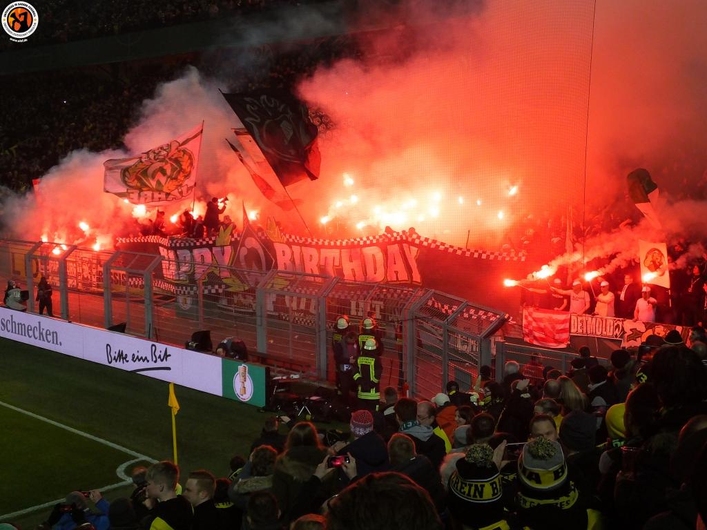 Bremen mit Pyro in Dortmund! - Werder Bremen | Pyroshow - Bild 1