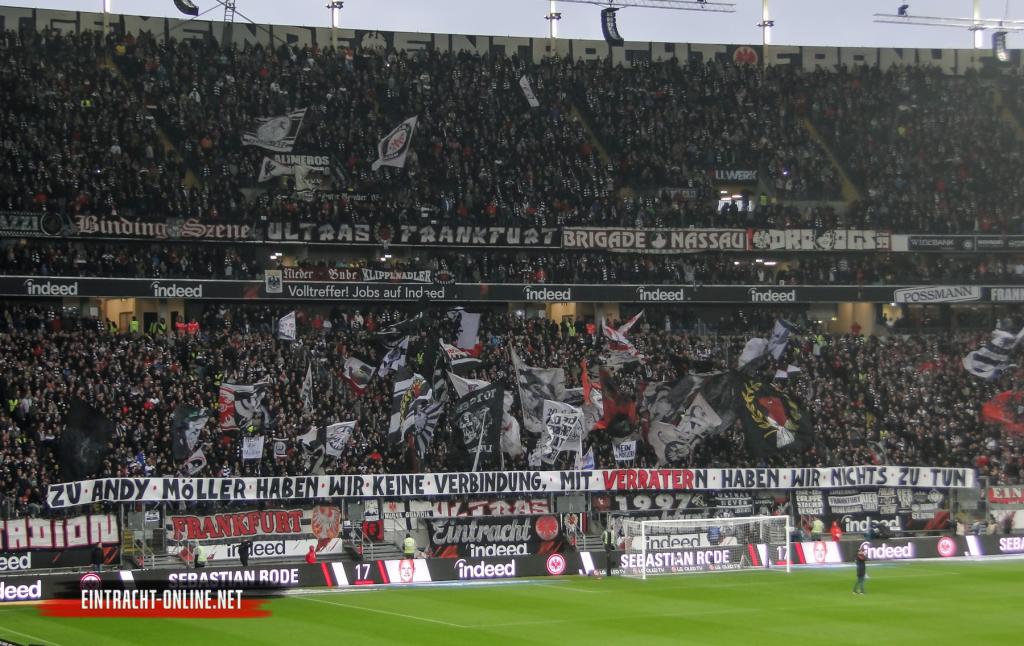 Frankfurt-Fans protestieren gegen Andy Möller - Eintracht Frankfurt | Spruchband