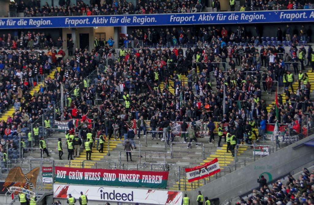 Polizeieinsatz im Augsburg-Block - FC Augsburg | Rückblick