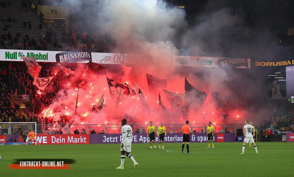 Frankfurt zündet in Dortmund - Eintracht Frankfurt | Pyroshow