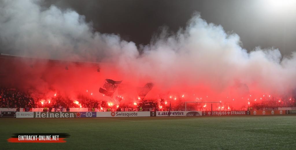 Frankfurt zündet in Helsinki - Eintracht Frankfurt | Pyroshow