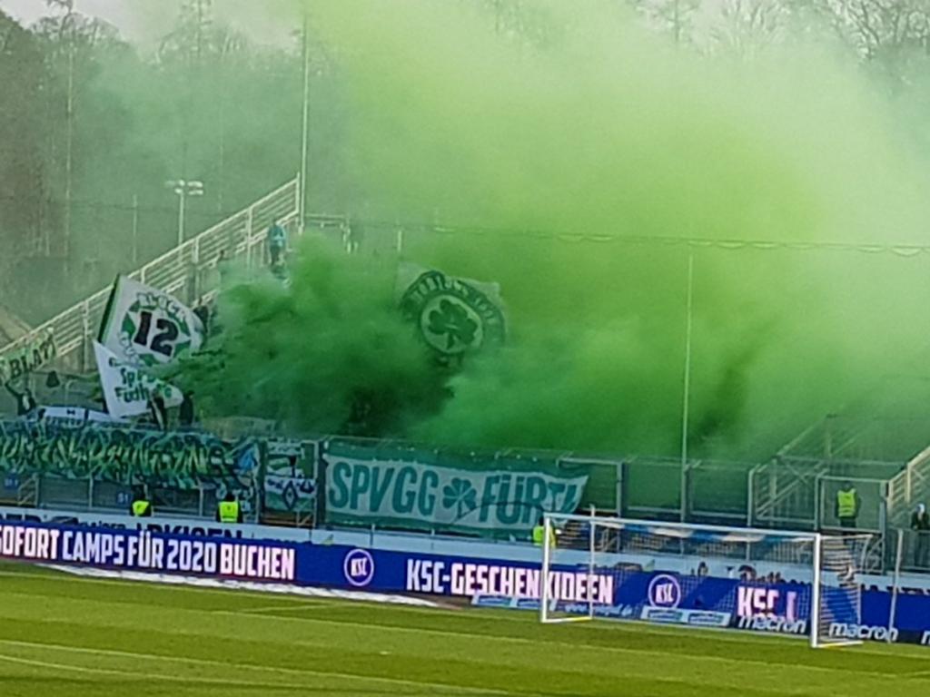 Fürth zündet in Karlsruhe - SpVgg Fürth | Pyroshow
