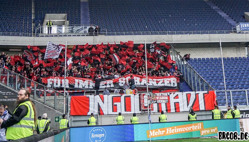 Intro und roter Rauch in Duisburg - FC Ingolstadt 04 | Rückblick - Bild 1