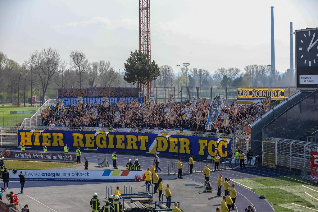 Jena Choreo gegen Cottbus - FC Carl Zeiss Jena | Choreo - Bild 2