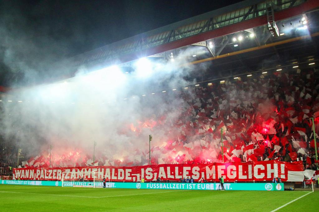 Kaiserslautern zündet gegen Köln - 1. FC Kaiserslautern | Pyroshow