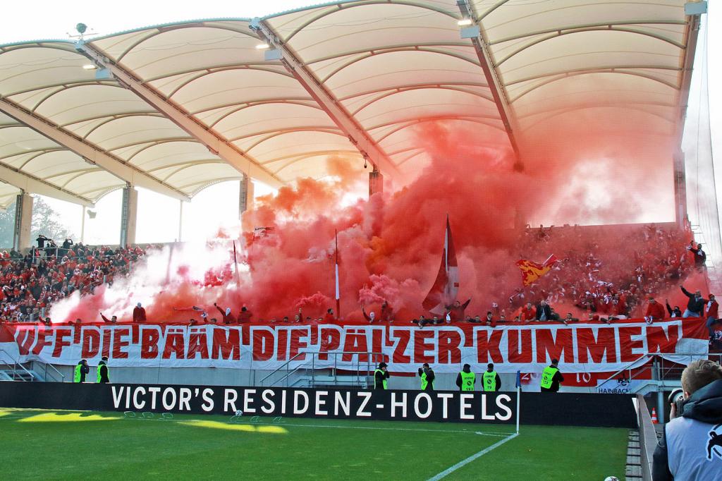 Lautern zündet in Saarbrücken - 1. FC Kaiserslautern | Pyroshow