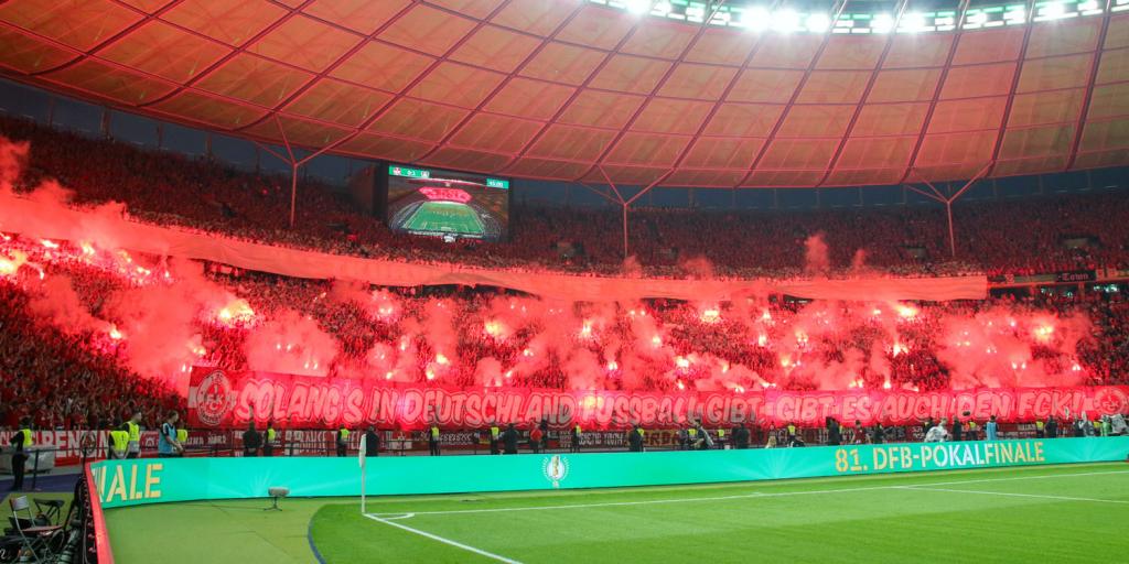 Kaiserslautern zündet beim DFB-Pokalfinale in Berlin - 1. FC Kaiserslautern | Pyroshow