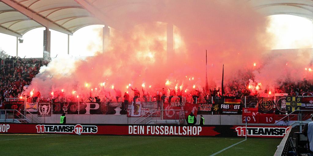 Kaiserslautern zündet in Saarbrücken - 1. FC Kaiserslautern | Pyroshow