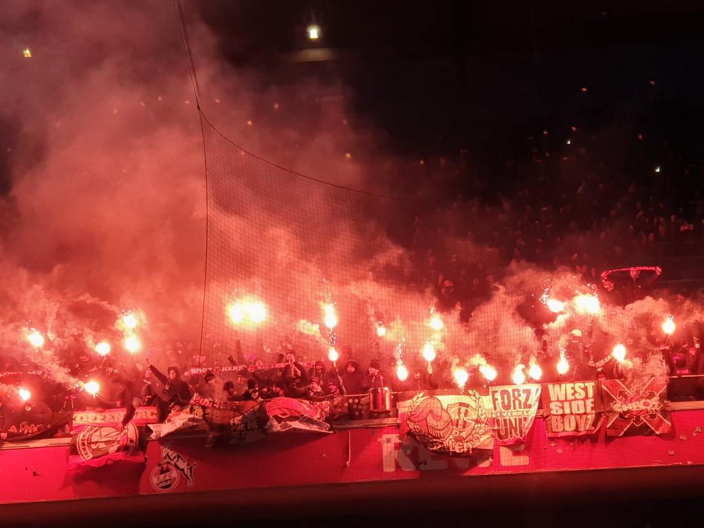 Leverkusen zündet in Köln - Bayer 04 Leverkusen | Pyroshow
