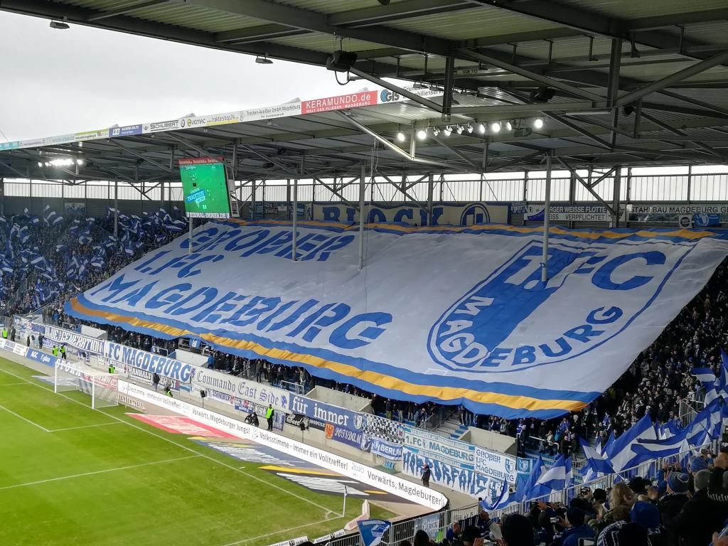 Magdeburg Blockfahne gegen Zwickau - 1. FC Magdeburg | Choreo