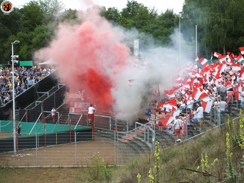 Regensburg zündet in Saarbrücken - SSV Jahn Regensburg | Pyroshow