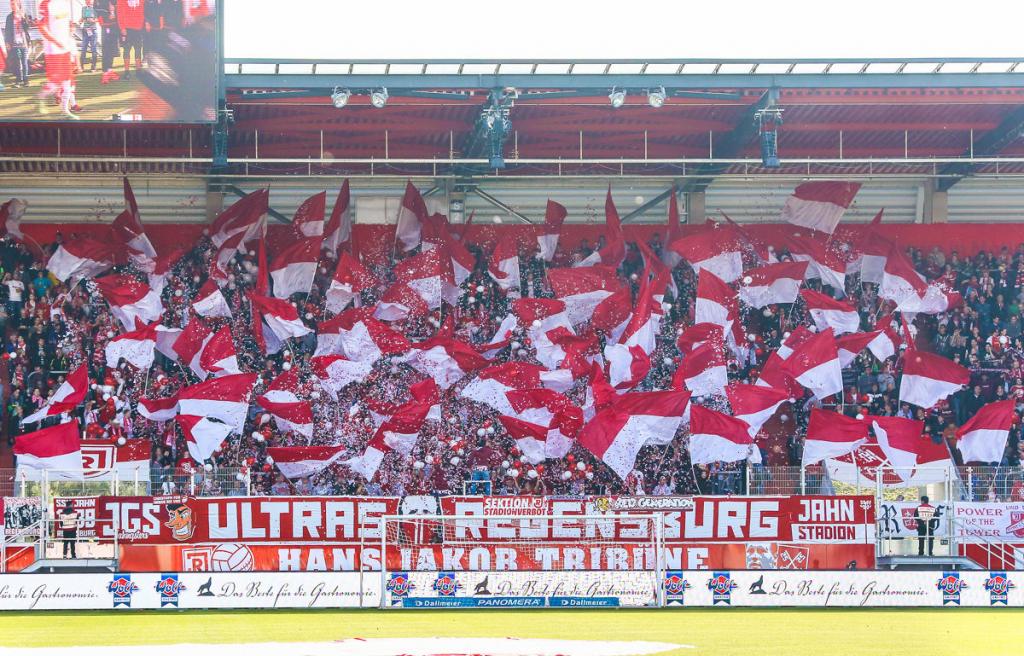 Regensburg Choreo gegen Duisburg - SSV Jahn Regensburg | Choreo