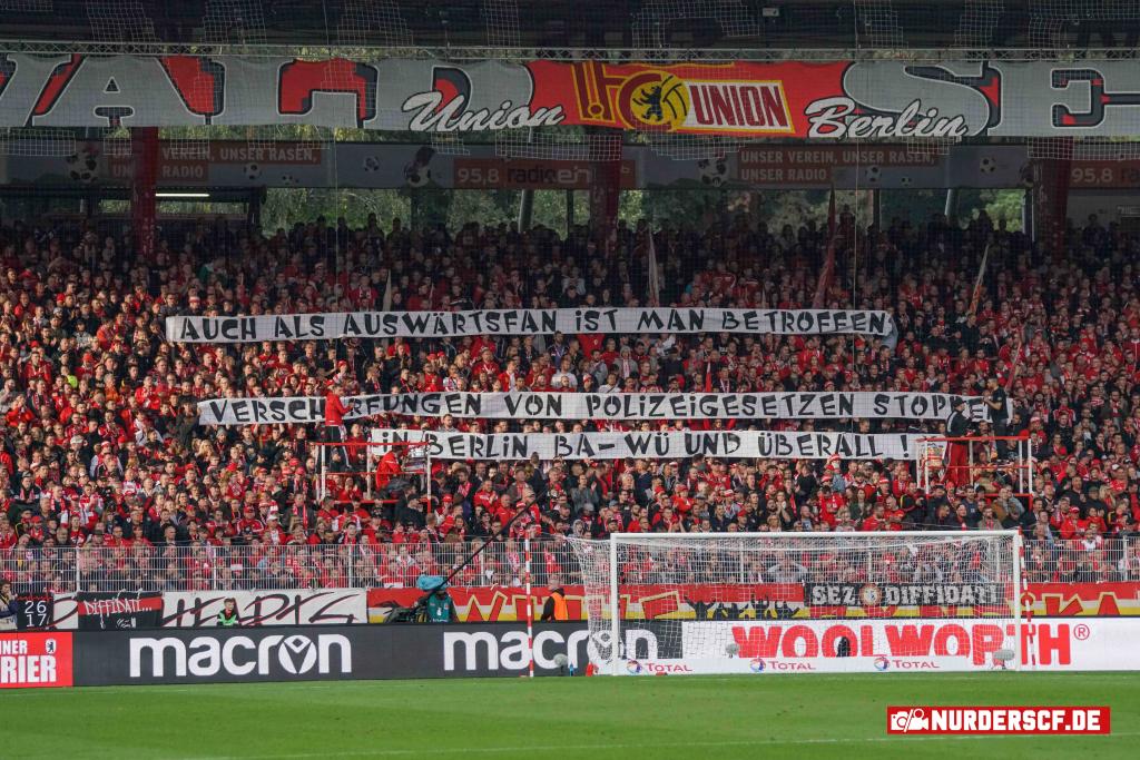 Spruchband gegen Polizeigesetze - 1. FC Union Berlin e.V. | Spruchband