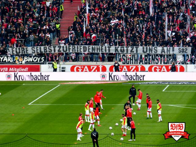 Stuttgart mit Spruchbändern!
