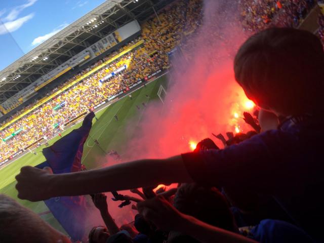Paderborn mit Pyro in Dresden!