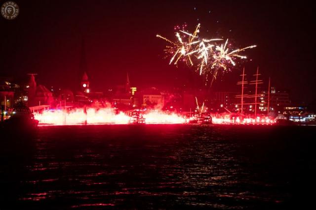 Pyro-Show zu 20 Jahre Ultrà St. Pauli