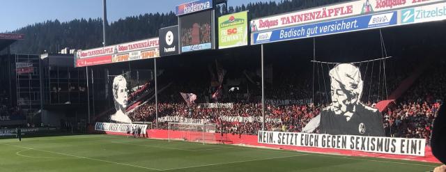 Freiburg mit Spruchbändern und Bannern gegen Sexismus!