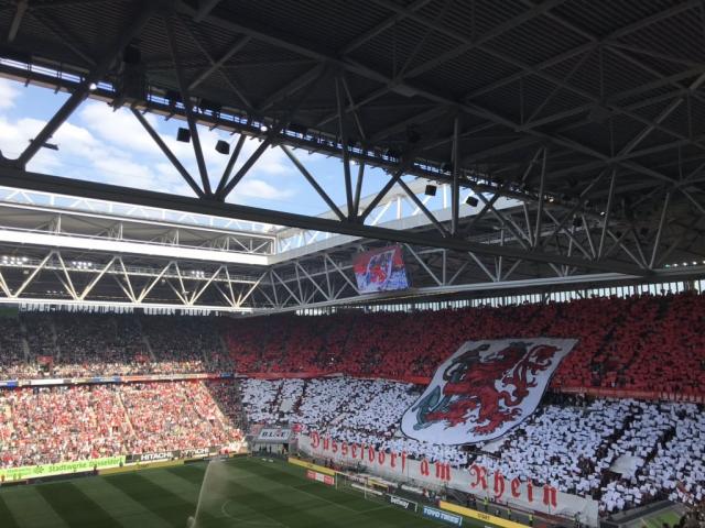 Düsseldorf mit Choreo gegen Gladbach!