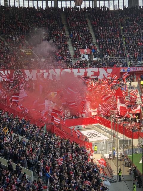 Bayern-Intro in Düsseldorf!