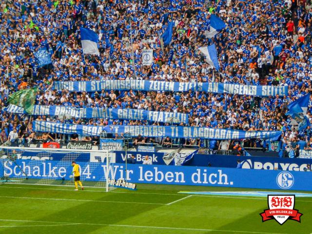 Schalke mit Spruchband gegen Stuttgart!