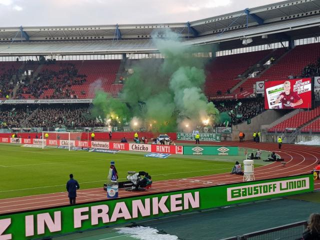 Werder Ultras mit Pyro in Nürnberg!
