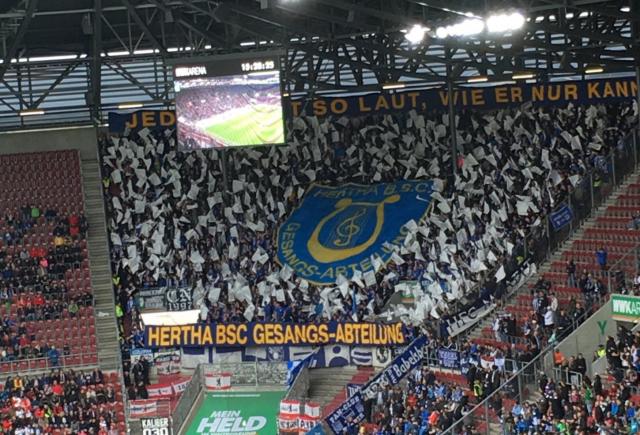 Hertha mit Intro und Rauch in Augsburg!