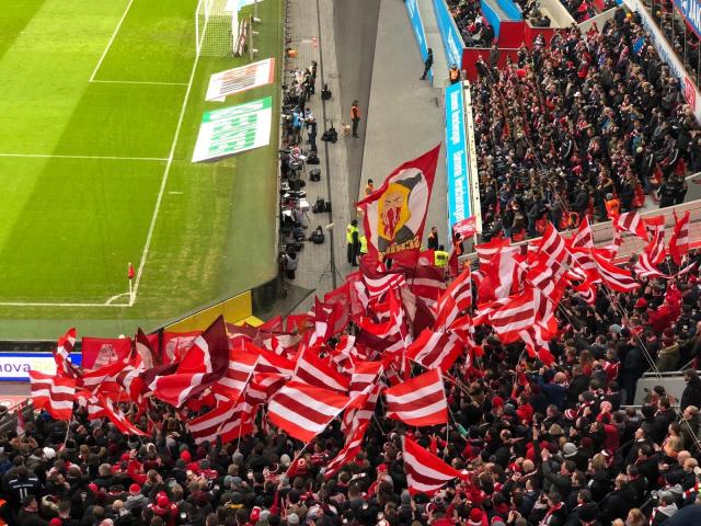 Bayern-Intro in Leverkusen