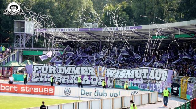Erzgebirge Aue Choreo gegen Fürth