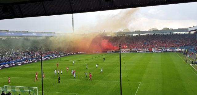 Union Berlin mit Pyro in Bochum!