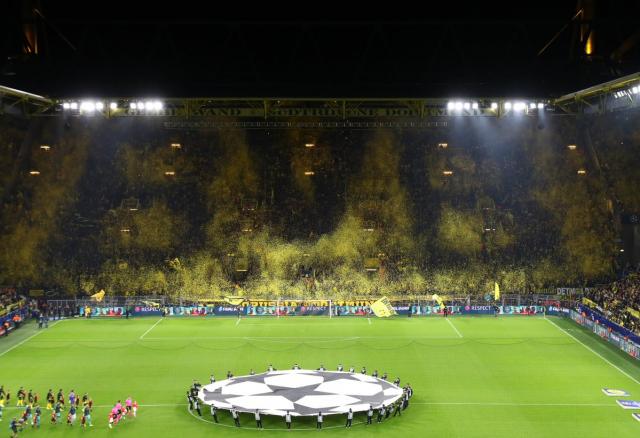 Konfetti-Choreo gegen Barcelona