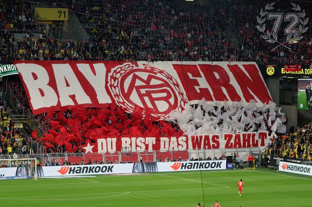 Bayern Choreo in Dortmund