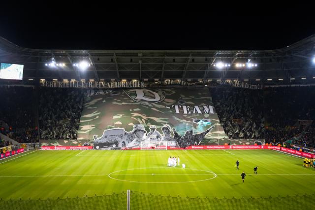 Dynamo Choreo gegen Karlsruhe