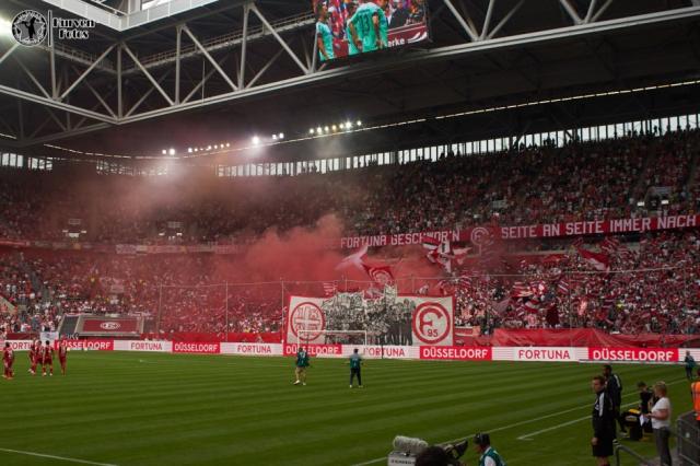 Düsseldorf Intro gegen Paderborn