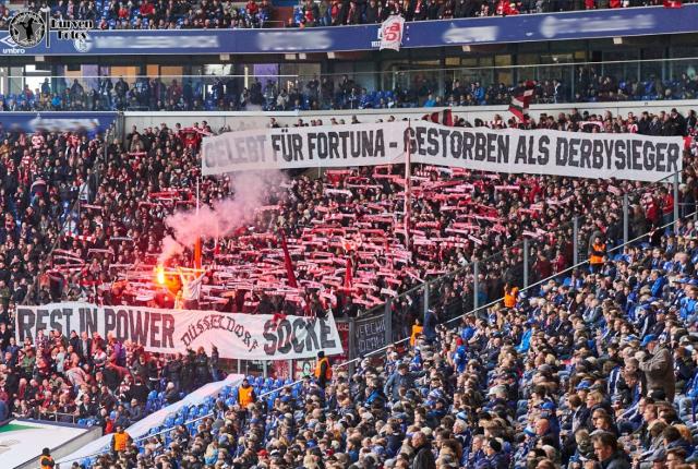 Düsseldorf zündet auf Schalke