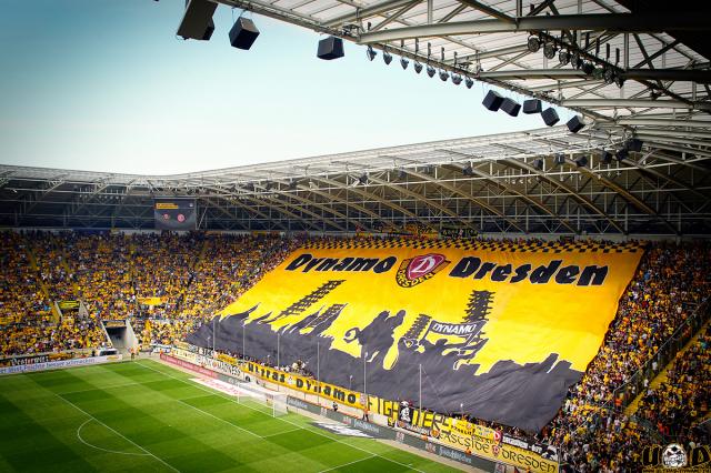Dynamo Choreo gegen Düsseldorf