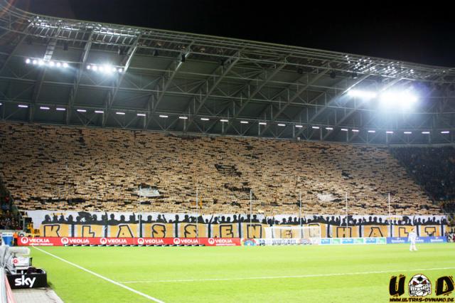 Dynamo Choreo gegen Duisburg