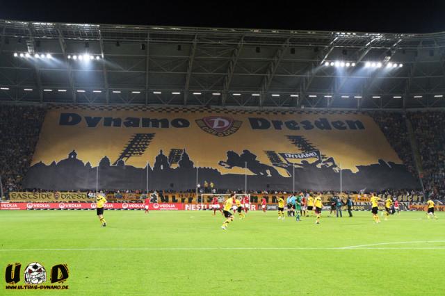 Dynamo Choreo gegen Frankfurt