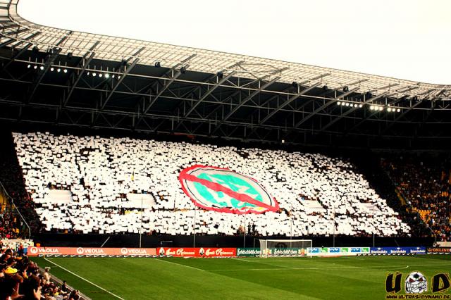 Dynamo Choreo gegen Paderborn