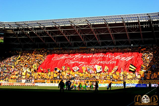 Dynamo Choreo gegen St. Pauli