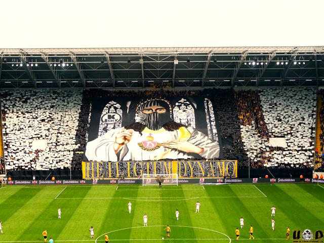 Dynamo Choreo gegen Stuttgart