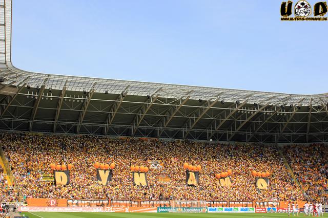Dynamo Choreo gegen Stuttgart II
