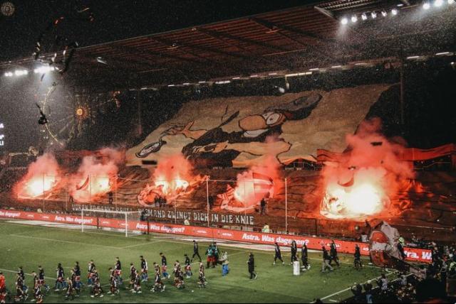 St. Pauli Choreo gegen Hamburg