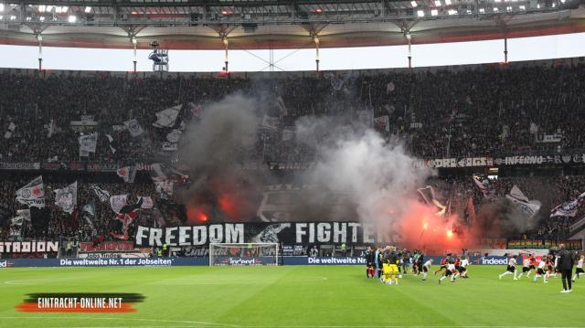 Frankfurt Pyro gegen Dortmund