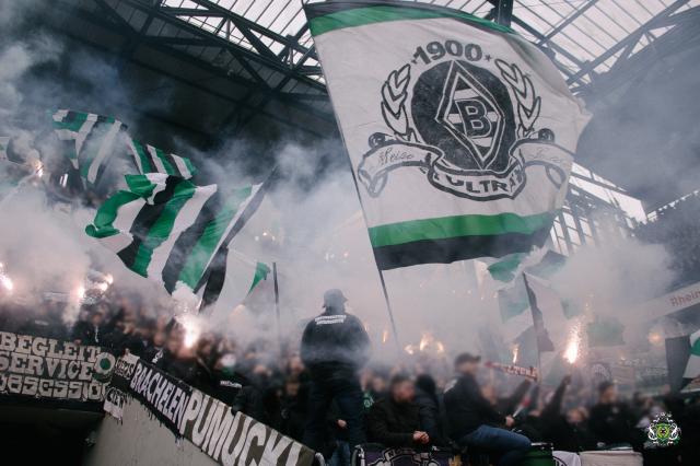Gladbach Pyro in Köln