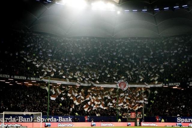 St. Pauli Choreo beim HSV