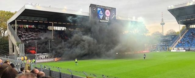 Schwarzer Rauch in Mannheim