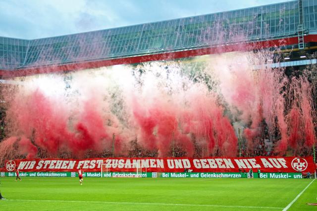 Kaiserslautern Pyro gegen Magdeburg