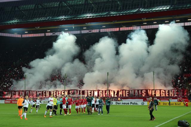 Kaiserslautern Choreo gegen Stuttgart